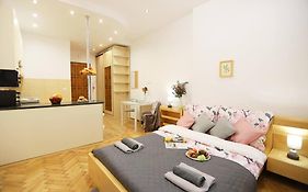 Batorego Cosy Apartment 2